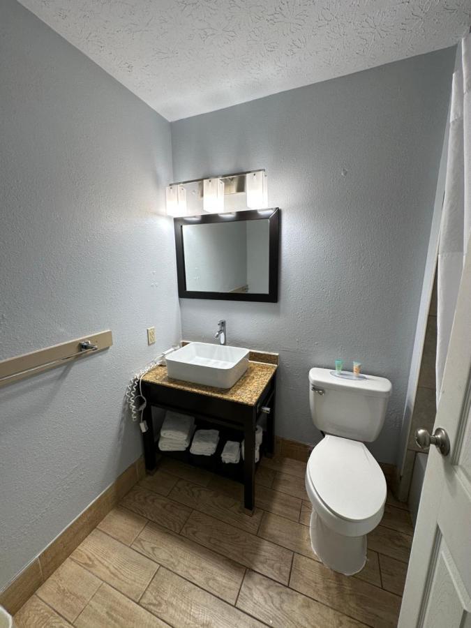 סקוטסבורג I65 Studio Suites מראה חיצוני תמונה