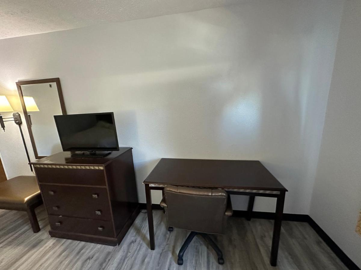 סקוטסבורג I65 Studio Suites מראה חיצוני תמונה